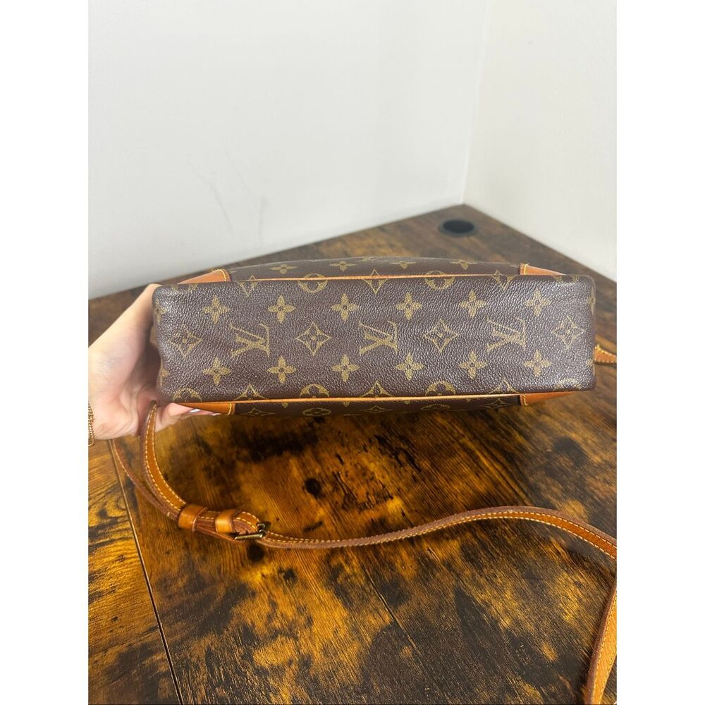 Louis Vuitton Vintage Monogram Bag Trocadero 27 Crossbody - Picture 11 of 16